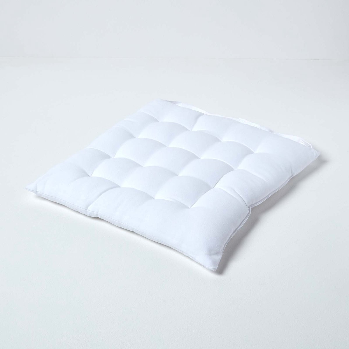Homescapes stoelkussen – katoenen zitkussen – wit – 40x40 cm – met lint – voor eetkamer & buitengebruik