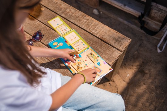 SmartGames Puzzle Beach - Magnetisch Logisch Denkspel - 48 Educatieve Stranduitdagingen - Compact Reisspel & Solospel - Vanaf 6 Jaar