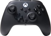 Zwarte Xbox controller met een lichtgevend PowerA-logo en A, B, X, Y knoppen.