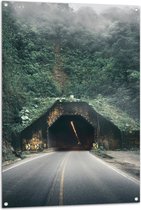 WallClassics - Tuinposter – Weg richting Tunnel in Berg - 80x120 cm Foto op Tuinposter  (wanddecoratie voor buiten en binnen)