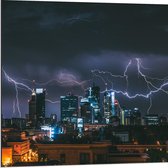 WallClassics - Dibond - Onweer en Bliksem boven de Stad - 80x80 cm Foto op Aluminium (Met Ophangsysteem)