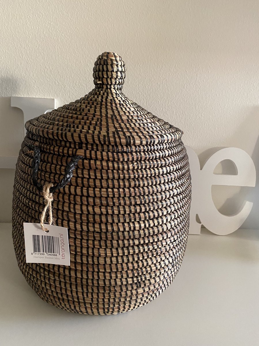 Rieten mand met deksel-Opberger zwart/bruin kleur-Handgemaakt in Senegal-Teranga-37x27 cm