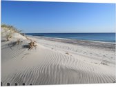 WallClassics - Vlag - Witte Duinen tegen de Zee - 100x75 cm Foto op Polyester Vlag