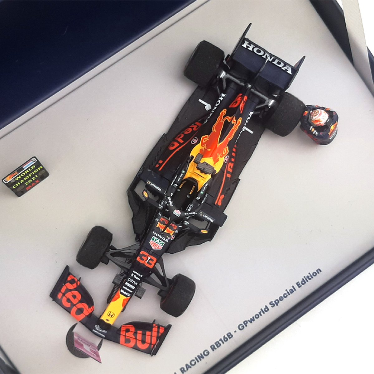 Miniature voiture Formule 1 F1 auto 1 : 43 spark Model Rouge Bull RB16