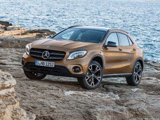 Tapis en caoutchouc Tapis de voiture Mercedes GLA - Année de construction : 04/2017 - 04/2020 - Ajustement d'origine - 4 pièces