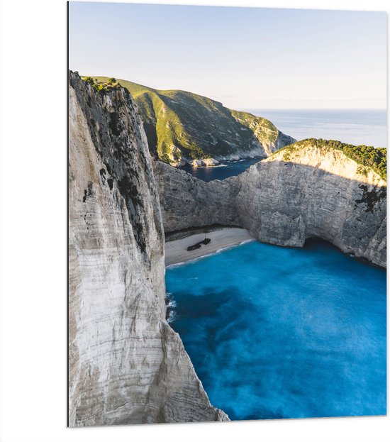 WallClassics - Dibond - Navagio Strand in Griekenland - 75x100 cm Foto op Aluminium (Met Ophangsysteem)