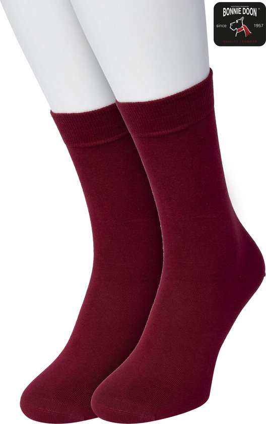 Bonnie Doon Basic Sokken Dames Bordeaux Rood maat 36/42 - 2 paar - Basis Katoenen Sok - Gladde Naden - Brede Boord - Uitstekend Draagcomfort - Perfecte Pasvorm - 2-pack - Multipack - Effen - Donker Rood - Donkerrood - Bordeaux - OL834222.155