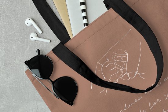MuchoWow® Schoudertas - Strandtas - Big Shopper - Boodschappentas - Quotes - Spreuken - 'Grandmas hold our tiny hands for just a little while but our hearts forever' - 45x45 cm - Katoenen tas
