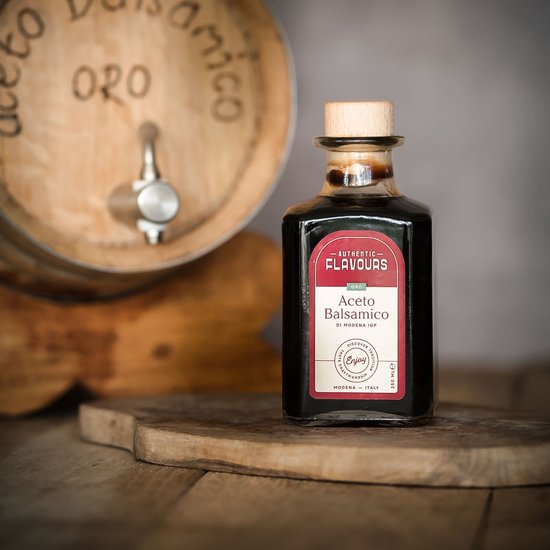 Balsamico Azijn Oro IGP - Aceto Balsamico Di Modena IGP Oro IGP - 250 ML - Ongekende smaakexplosie met een mooi evenwicht tussen zoet en zuur.