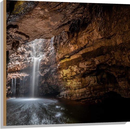 WallClassics - Hout - Waterval in een Grot - 80x80 cm - 12 mm dik - Foto op Hout (Met Ophangsysteem)