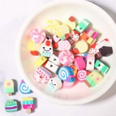 Kralen - polymeer - beads - taartjes - snoepjes - gebakjes - hobby - knutselen - kinderfeestje - creatief - sieraden maken - DIY - Kunststof - set van 100