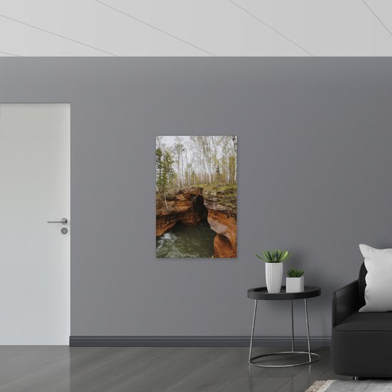 WallClassics - Poster (Matte) - Rivière qui coule sous le pont - 70x105 cm Photo sur papier affiche avec un aspect mat