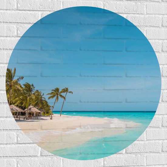 WallClassics - Muursticker Cirkel - Tropisch Strand met Palmbomen - 90x90 cm Foto op Muursticker