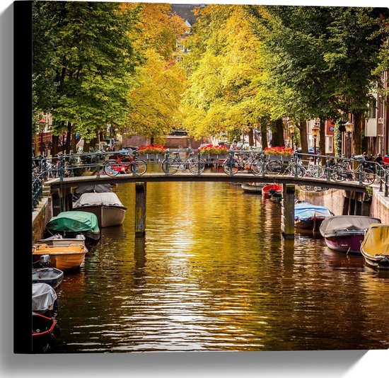 WallClassics - Canvas  - Amsterdamse Grachten met Bootjes - 40x40 cm Foto op Canvas Schilderij (Wanddecoratie op Canvas)