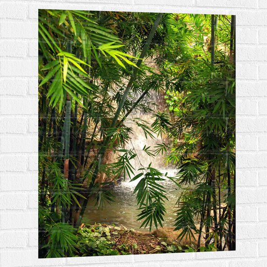 WallClassics - Muursticker - Bamboe bij Waterval - 75x100 cm Foto op Muursticker