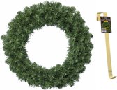Groene kerstkrans / dennenkrans 60 cm met 200 takken kerstversiering en met gouden hanger - Kerstversiering/kerstdecoratie kransen