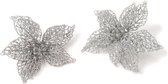 2x stuks decoratie kerstster bloemen zilver glitter op clip 18 cm - Decoratiebloemen/kerstboomversiering/kerstversiering