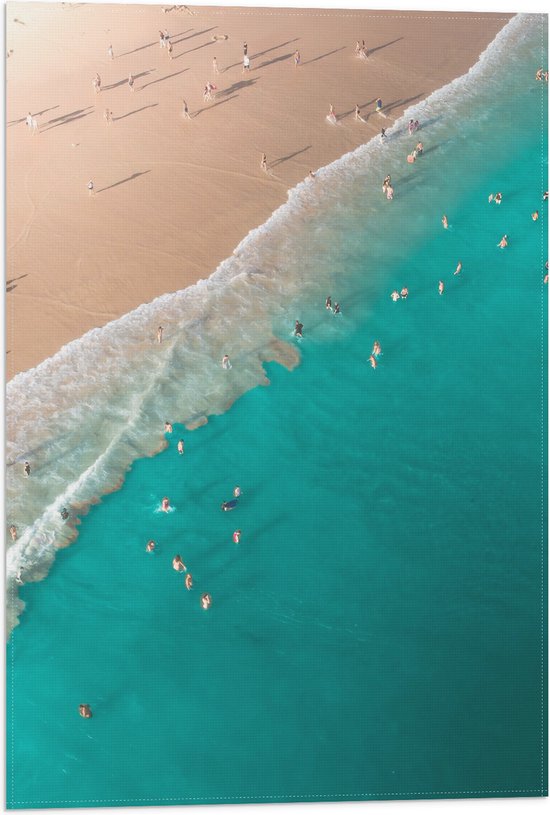 WallClassics - Vlag - Zee en Strand van Bovenaf - 40x60 cm Foto op Polyester Vlag