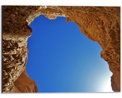 WallClassics - Dibond - Lucht Vanaf Onderaan de Rotsen - 40x30 cm Foto op Aluminium (Wanddecoratie van metaal)