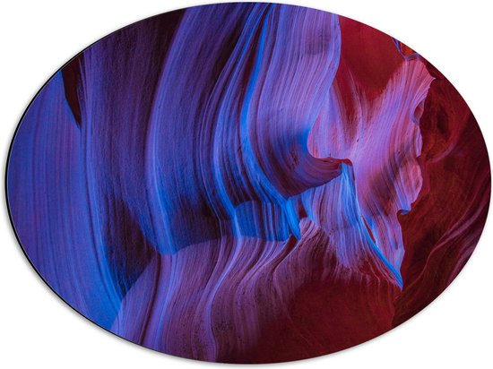 WallClassics - Dibond Ovaal - Blauw Licht tegen Woestijnrotsen - 56x42 cm Foto op Ovaal (Met Ophangsysteem)