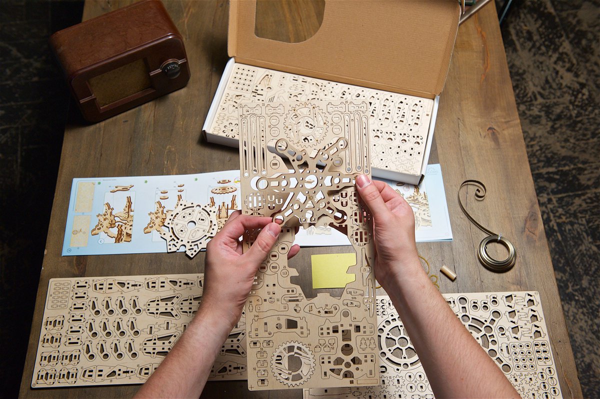 UGEARS Houten 3D Model - Hexapod Verkenner — afbeelding 14