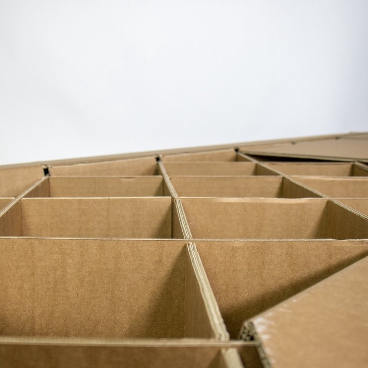 Kartonnen Uitvouwbed - 180 x 200 cm - Duurzaam Karton - KarTent