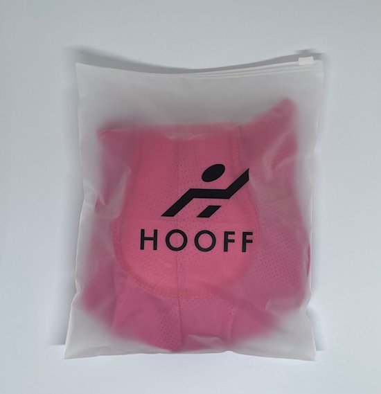 Sous-vêtement de cyclisme HOOFF rose dans un emballage en plastique dépoli.