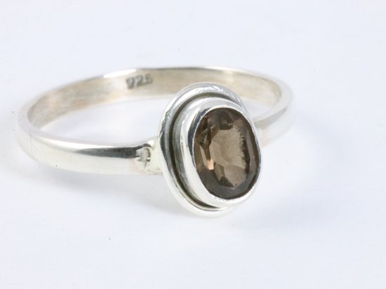Fijne zilveren ring met rookkwarts - maat 19