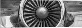 WallClassics - Vlag - Close up van Grote Vliegtuigmotor (zwart/wit) - 90x30 cm Foto op Polyester Vlag