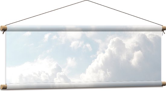 WallClassics - Textielposter - Grote Witte Wolken in de Lucht - 90x30 cm Foto op Textiel