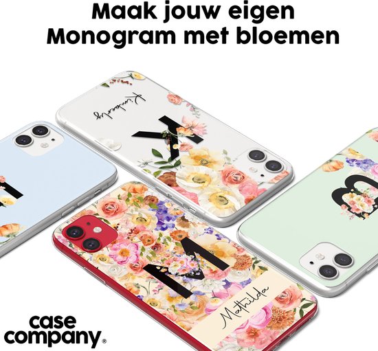 Vier telefoonhoesjes met bloemenprints en initialen, waaronder 'K', 'N' en 'M'.