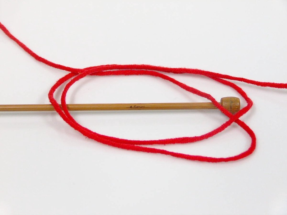 Pelote de fil à tricoter MT basic wool rouge