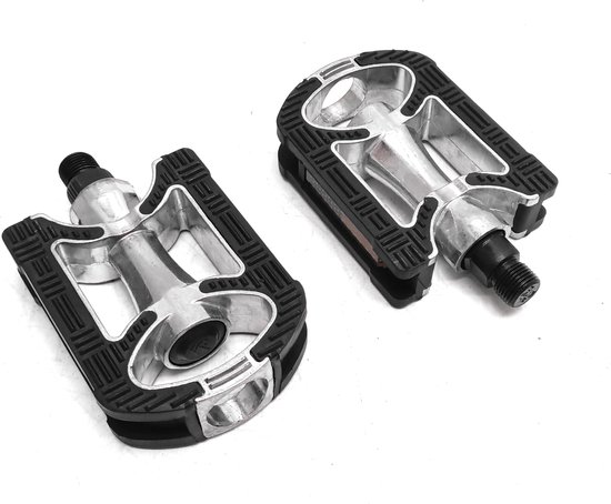 Falkx fietspedalen in geborsteld aluminium met een zwart anti-slip oppervlak. De pedalen hebben een reflector aan de zijkant.