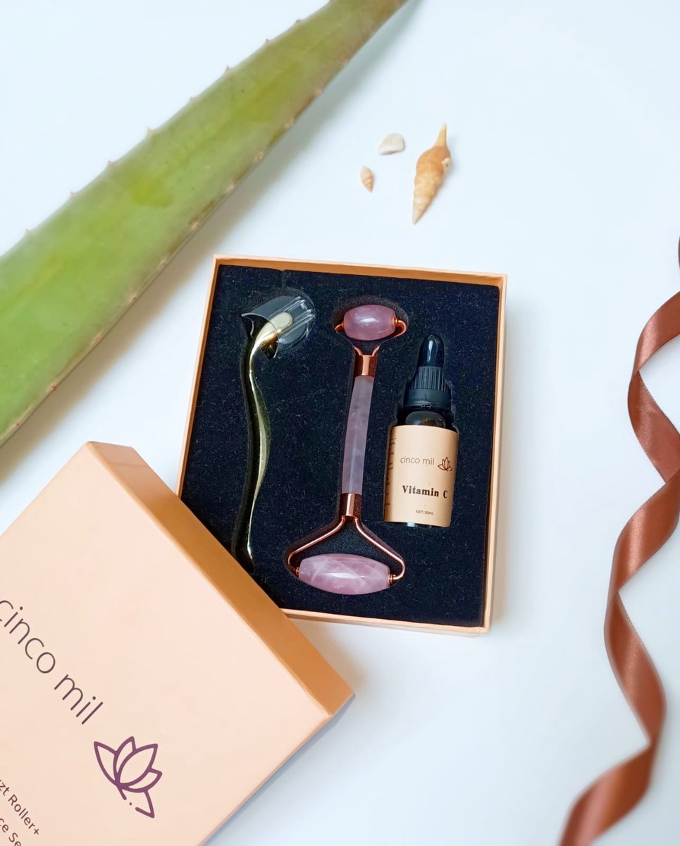 Goedkoopste Gezichtsverzorging - cinco mil - Vitamine C Serum - 3 in 1 Anti Aging - Face & Derma roller - Luxe Cadeau 3 stuks - Dames cadeau - Giftbox - Kerstcadeau - Kerstpakket - Verwenpakket - Geschenkset