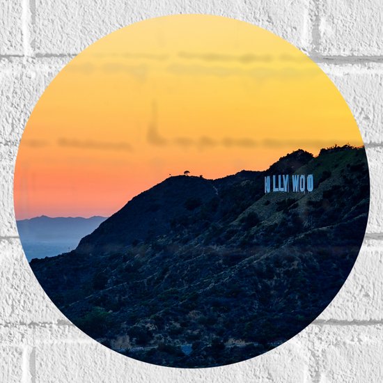 WallClassics - Muursticker Cirkel - Hollywood Sign met Zonsondergang - 30x30 cm Foto op Muursticker