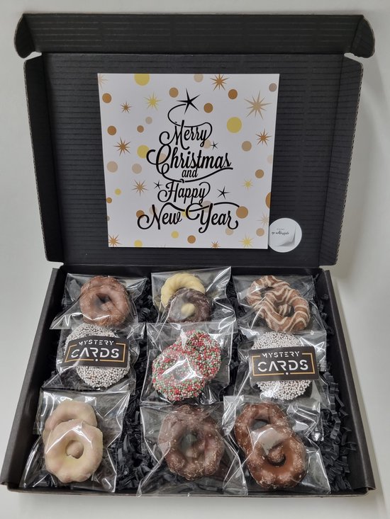 Foto: Kerstkransjes proeverij pakket 9 smaken mystery card merry christmas happy new year met persoonlijke video boodschap kerstpakket kerst cadeaubox chocolade cadeau brievenbusbox