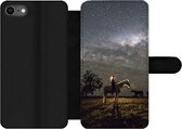 Bookcase Geschikt voor iPhone SE 2020 telefoonhoesje - Paard - Vrouw - Sterrenhemel - Met vakjes - Wallet case met magneetsluiting
