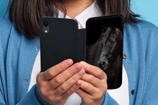 Étui pour iPhone XR Bookcase - Cheval - Léger - Zwart - Avec poches - Étui portefeuille avec fermeture magnétique