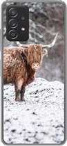 Geschikt voor Samsung Galaxy A53 5G hoesje - Schotse Hooglander - Boom - Sneeuw - Siliconen Telefoonhoesje