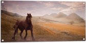 WallClassics - Tuinposter – Zwart Paard in de Natuur - 100x50 cm Foto op Tuinposter  (wanddecoratie voor buiten en binnen)