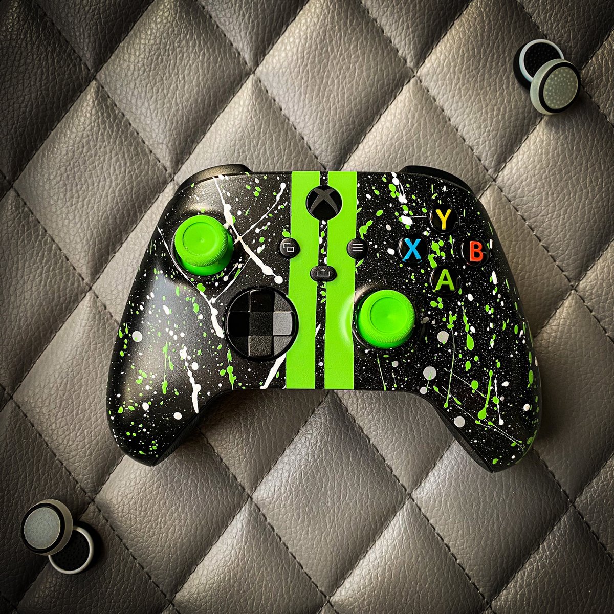 Afslag11 . Custom behuizing geschikt voor de Xbox X/S controller - 'Midnight Convoy Green'