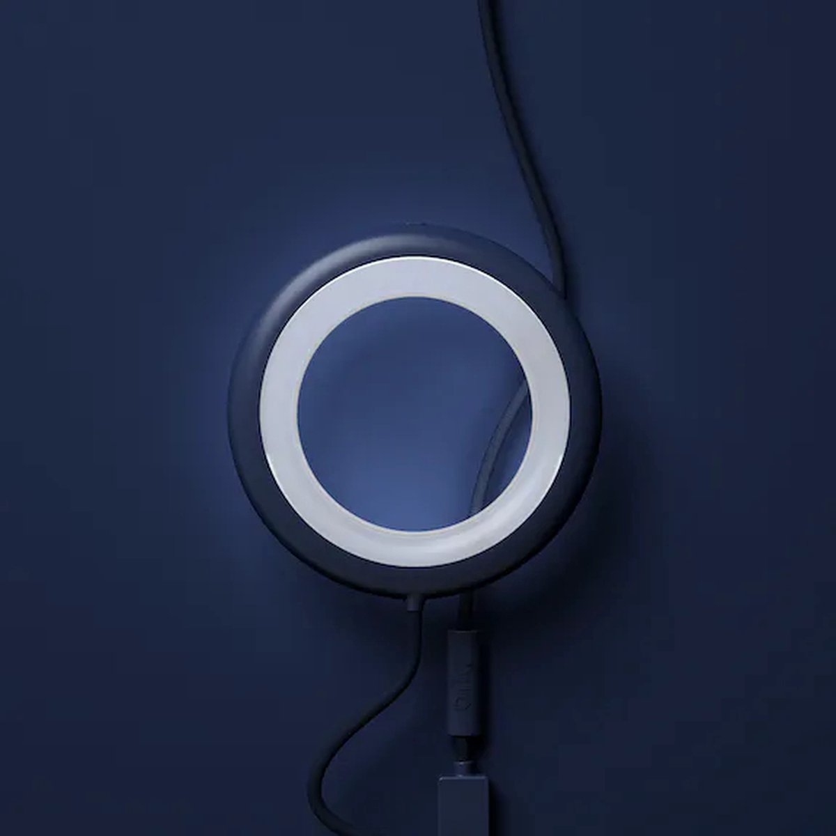 Bily - Nomanden lamp - Blauw - leeslamp - reislamp - zaklamp - telefoonaccessoires - design