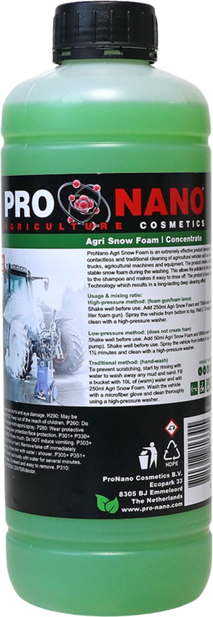 ProNano | Pro Nano Agri Snow Foam 1L | Tractor Shampoo | is een uiterst effectief product ontwikkeld voor het contactloos en traditioneel reinigen van landbouwvoertuigen zoals tractoren, vrachtwagens, landbouwmachines en werktuigen.