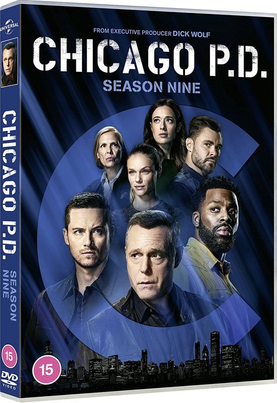 DVD-cover van Chicago P.D. Seizoen 9 met een groep van zeven agenten en de tekst "CHICAGO P.D. SEASON NINE".
