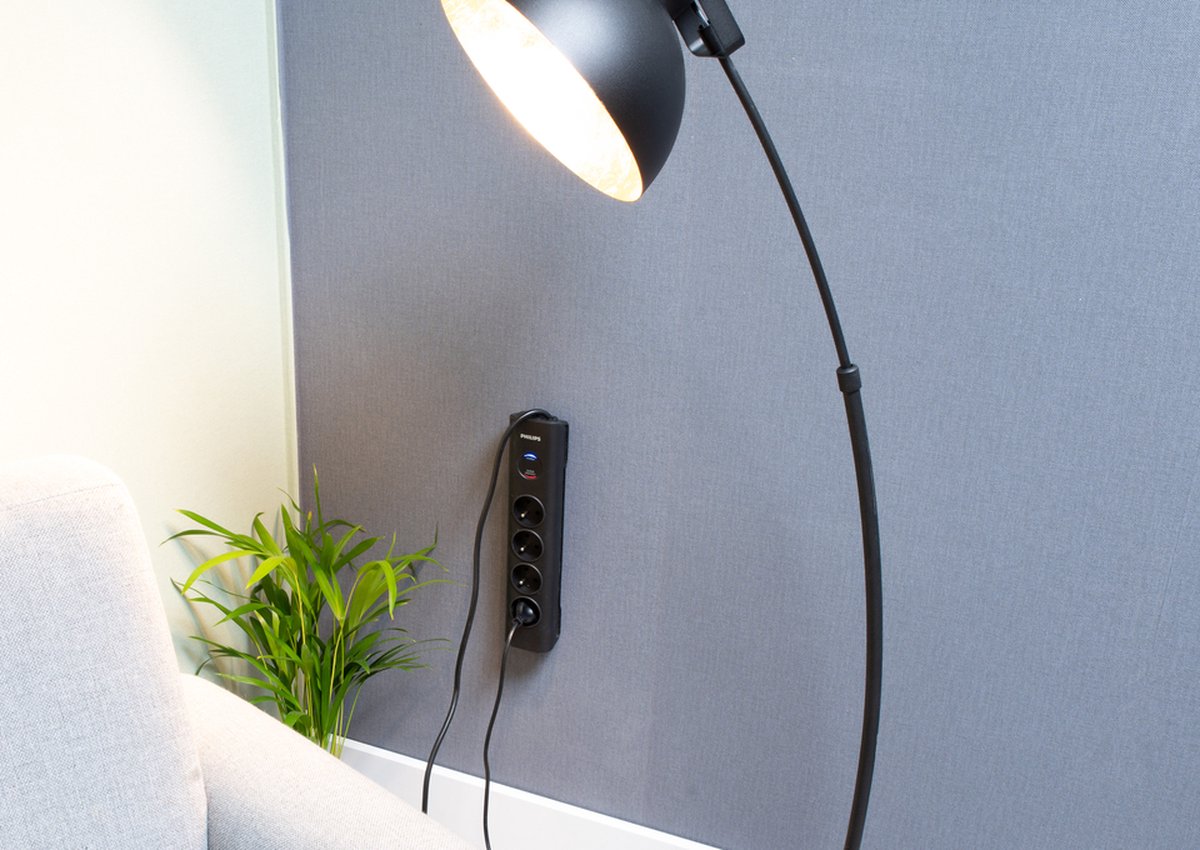 Philips SPN7080WA/10 Stekkerdoos – 8 Schuko-stopcontacten, 2 M Gevlochten Kabel, 900 J Overspanningsbeveiliging, Kindveilige Schuiven, LED-indicatie