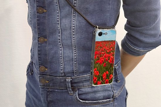 Coque avec cordon iPhone 7 - Une prairie pleine de coquelicots - Siliconen - Bandoulière - Coque arrière avec cordon - Coque pour téléphone avec cordon - Coque avec corde