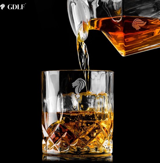 GDLF® Kristallen Whiskey Set Vintage in een Prachtige Geschenkdoos | Hoogwaardig Lood-Vrij Kristal | Decanteer Karaf | Made in Italie | Whiskey Karaf & 2 Whiskey Glazen | Kado Man | Cadeau Voor Man - GDLF®