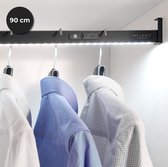 Tringle à vêtements Milano Luxurious avec éclairage LED détecteur de mouvement - tringle à vêtements avec lumière blanche naturelle - tringle à vêtements rechargeable avec capteur et interrupteur marche/arrêt - 90 cm - noir