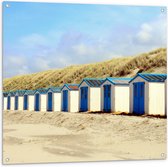 WallClassics - Tuinposter – Blauw met Witte Strandhuisjes - 100x100 cm Foto op Tuinposter  (wanddecoratie voor buiten en binnen)