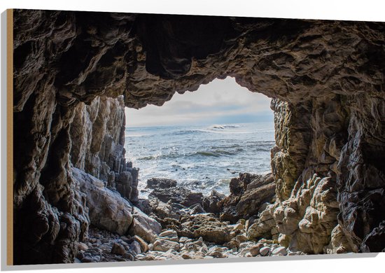 WallClassics - Bois - Ouverture d'une grotte près de la mer - 120x80 cm - 12 mm d'épaisseur - Photo sur bois (avec système de suspension)